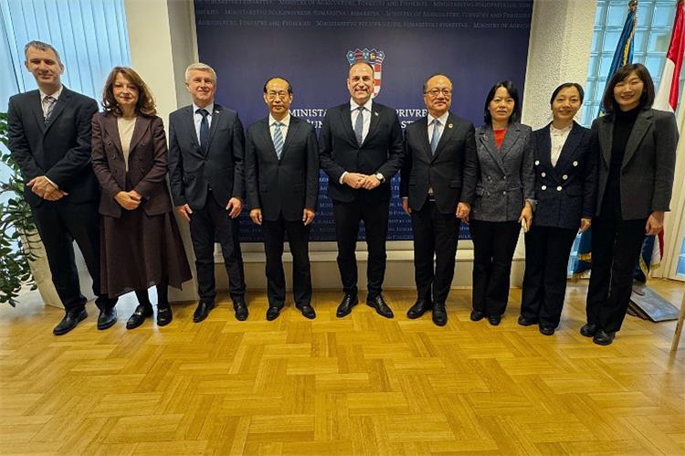 Slika /slike/Priopcenja/Sastanak Kina_3.jpg